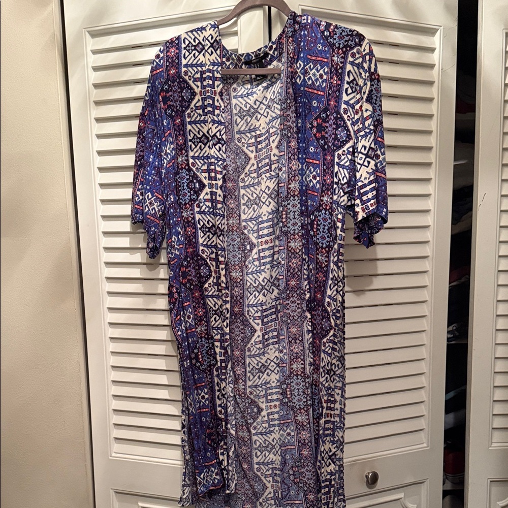 Forever 21 Blue and White Patterned Wrap